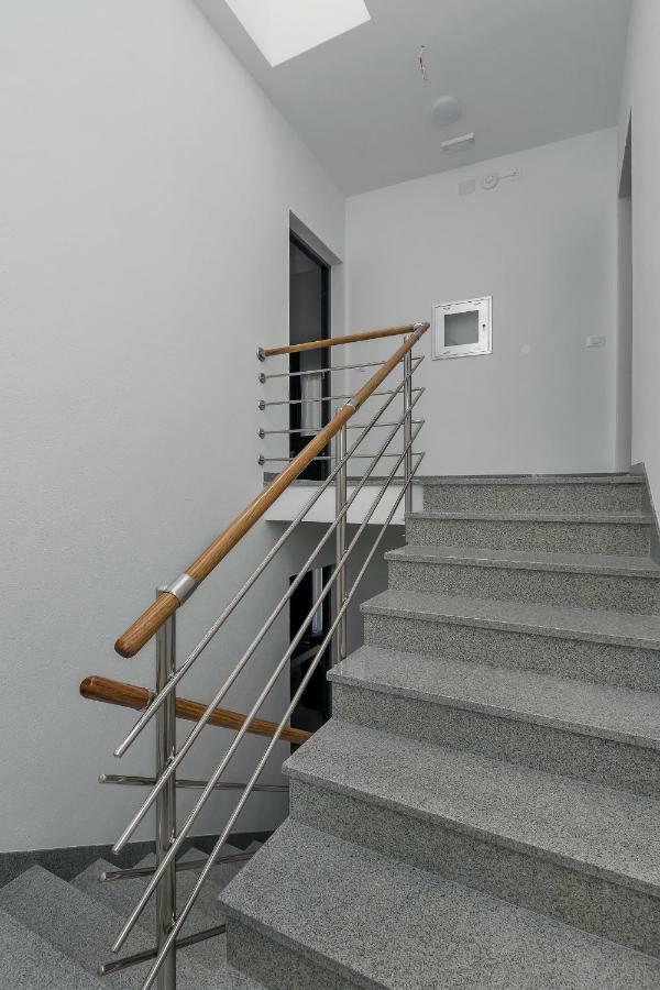 Apartmani Daniela Подгора Экстерьер фото